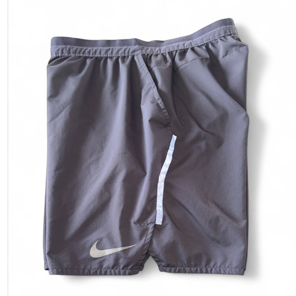 Nike Dri-FIT Gray Athletic Running Shorts Reflective Lined Workout Mens Medium - Picture 1 of 10